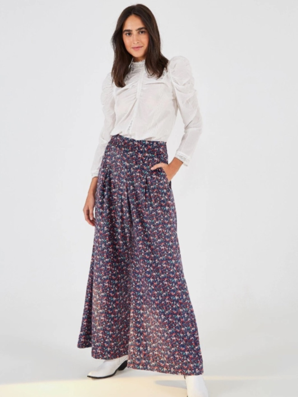 Farm Rio Liberty Flowers Velvet Wide-Leg Pants, Blue Multi Floral Parrot Size L